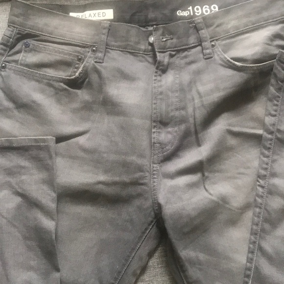 Barely Used Relaxed Gap 1969 Jeans 34/32 - Picture 4 of 4